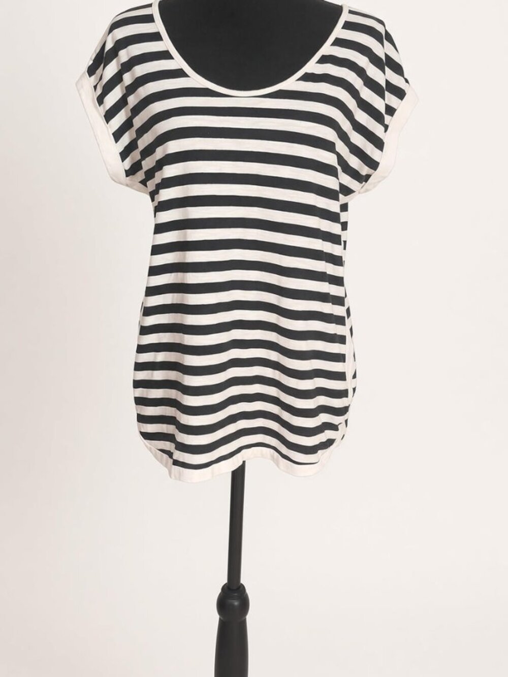 Liz Claiborne Black Ivory Stripe Scoop Neck Top M